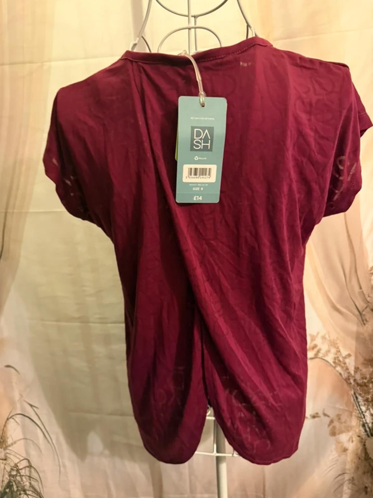 Dash leasure wear t shirt - size 8