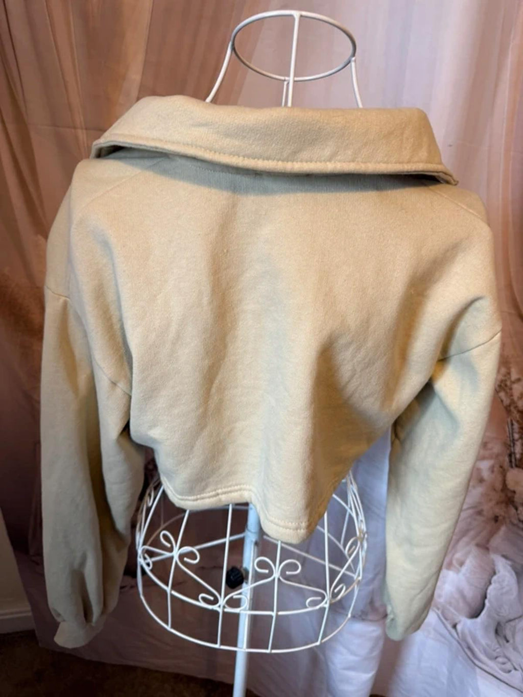Boohoo cropped sweatshirt top - size 10