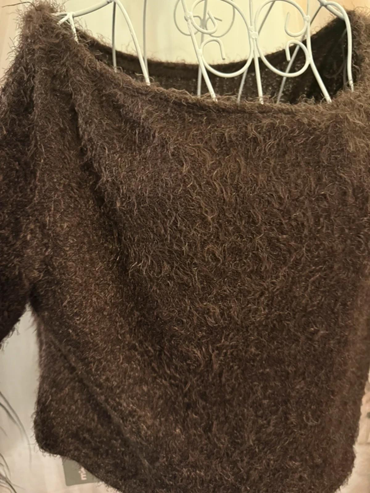 Missguided fluffy short jumper - size small